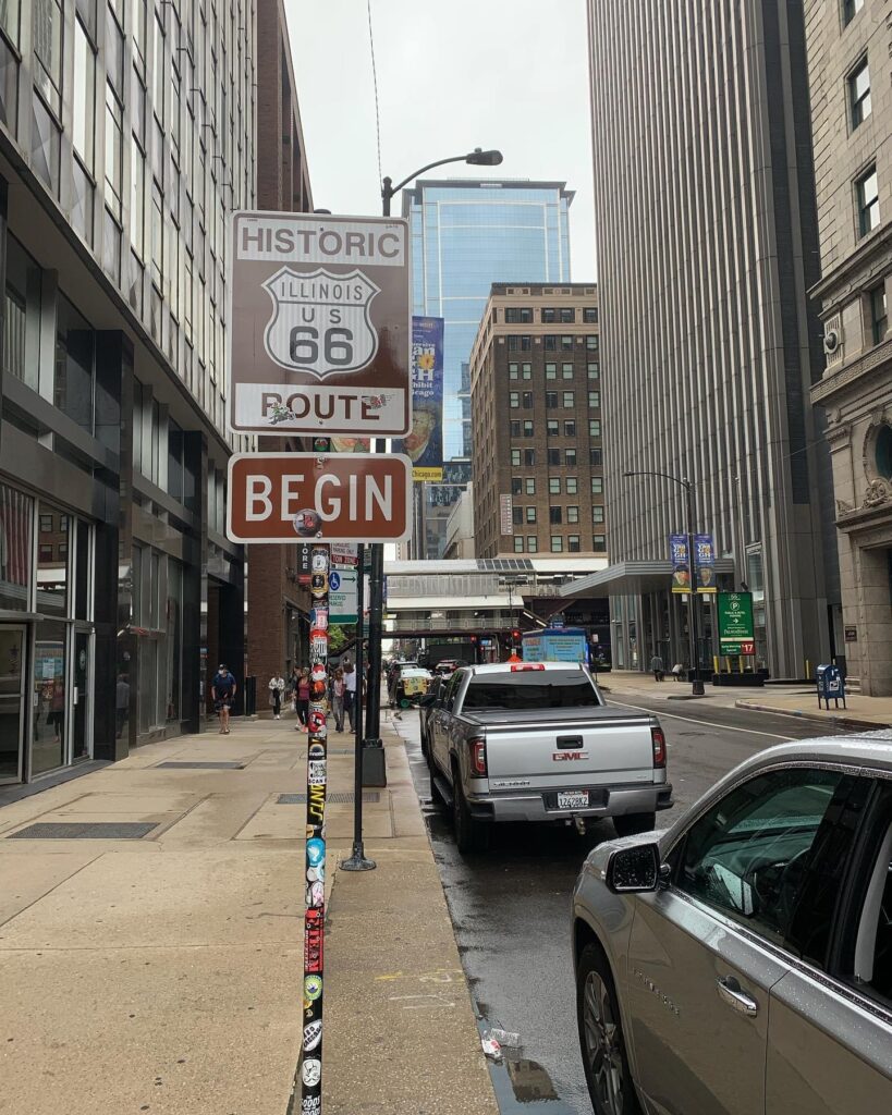 Route66 Chicago to Springfield: the Begin sign in downtown Chicago