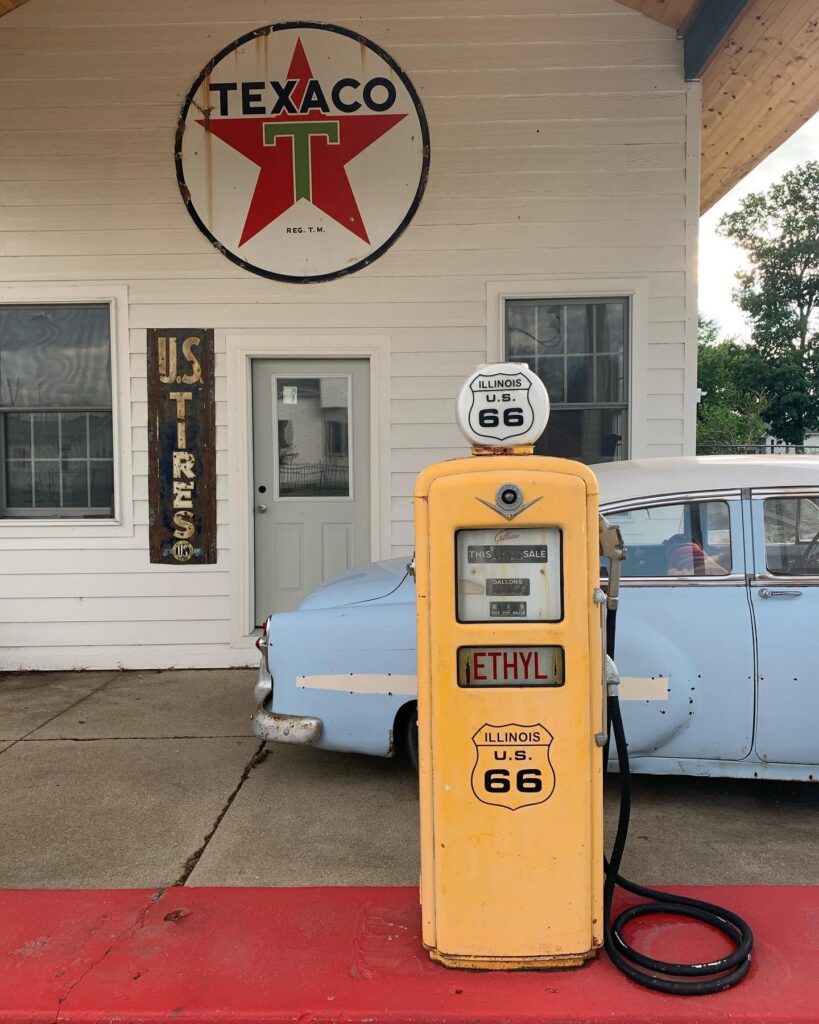 Route 66, Chicago to Springfield: an old gas station