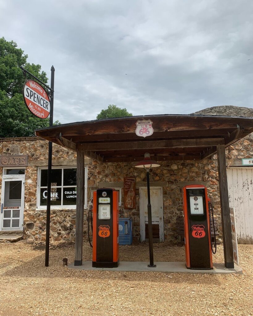 Route 66: Cuba to Carthage: old gas station in the community of Spencer on the Route 66