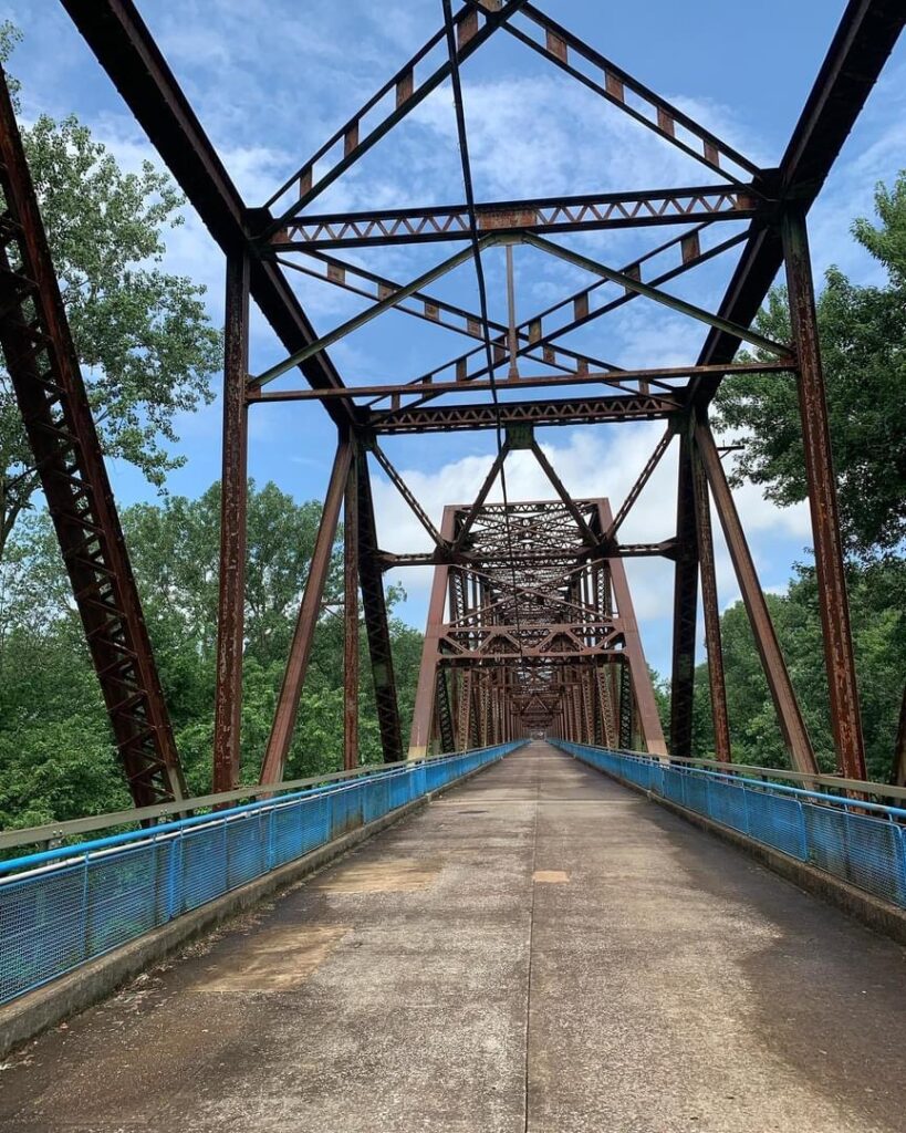 Route 66, Springfield to Cuba: The Old Chain of Rocks Bridge over the  Mississippi 