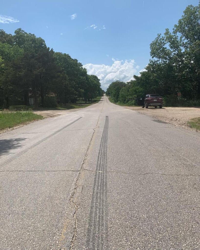 Route 66, Springfield to Cuba: empty solitary roads
